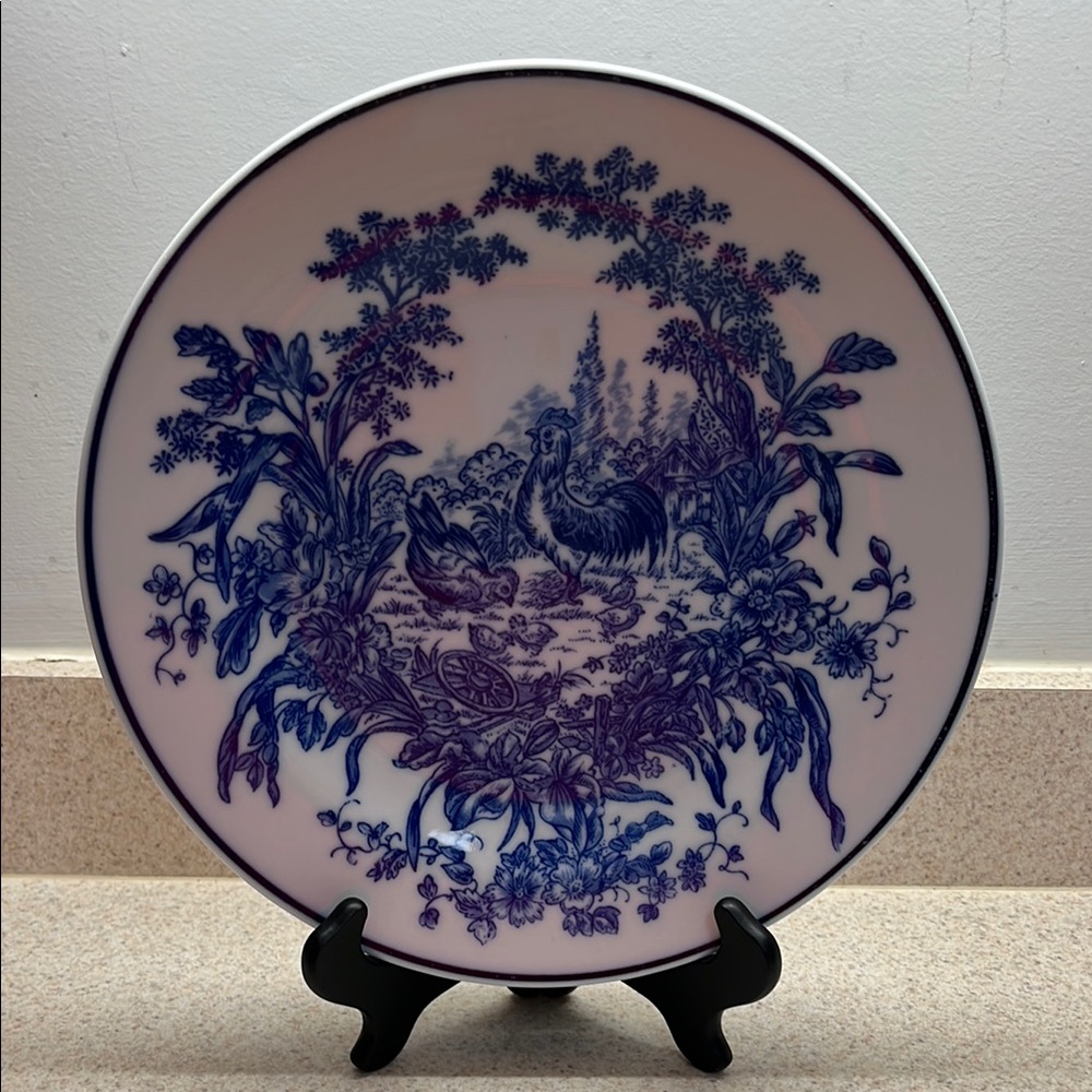 Vintage Decorative Blue and White Rooster, Hen, Chicks Plate